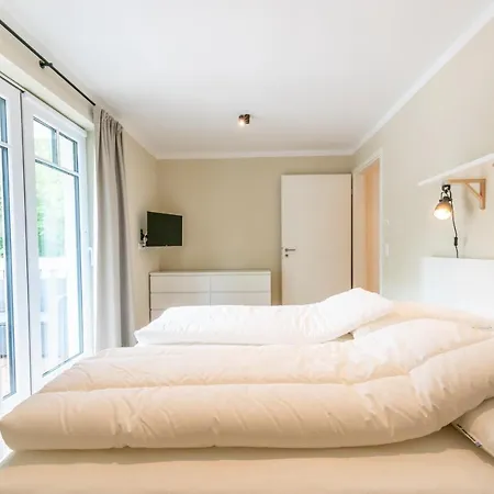 Strandvilla Meeresblick 02 *